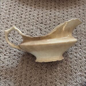 Elegant Cream Ceramic Gravy Boat
